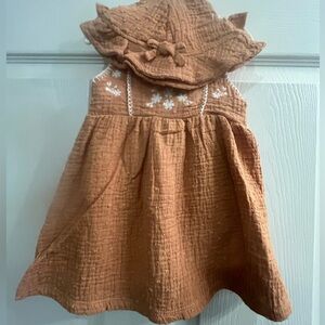 NWT Rabbit and Bear Organic Muslin Cotton Baby Embroidered Dress Set with Hat